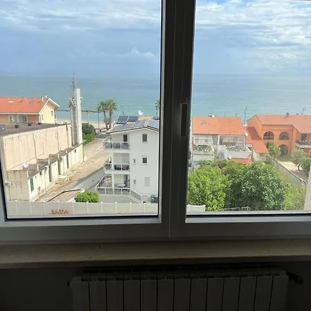 Roby Seahouse Apartment *