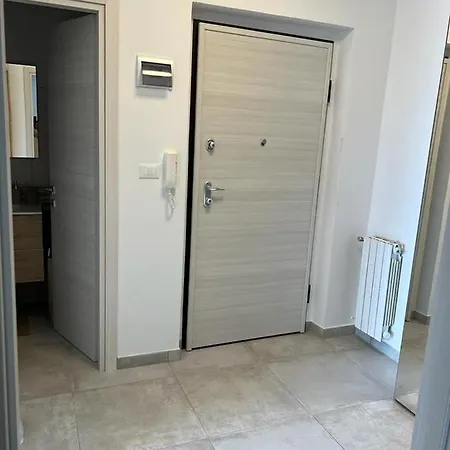 Roby Seahouse Apartment *