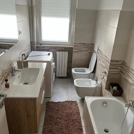 Roby Seahouse Apartment