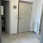 Roby Seahouse Apartment *