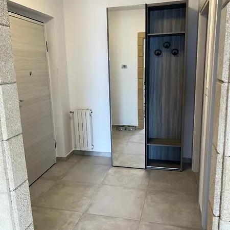 Roby Seahouse Apartment