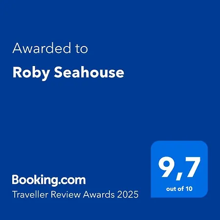 Roby Seahouse Apartment *